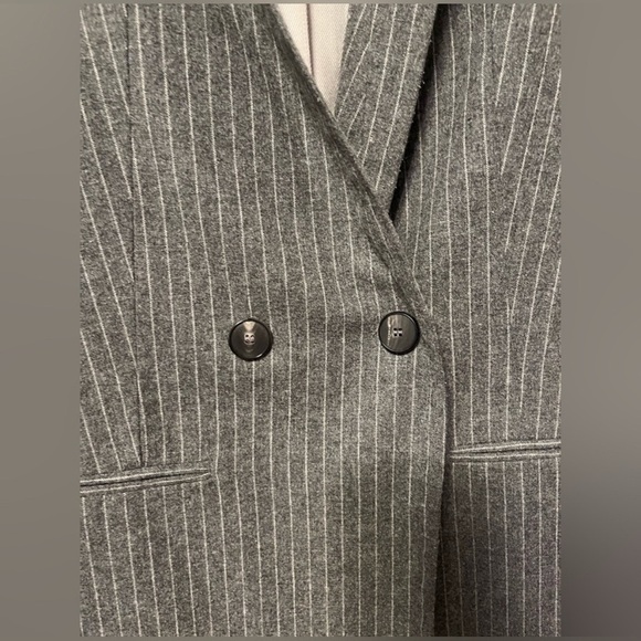 Zara Pinstripe suit blazer - small PTP 18 inch - Picture 5 of 9